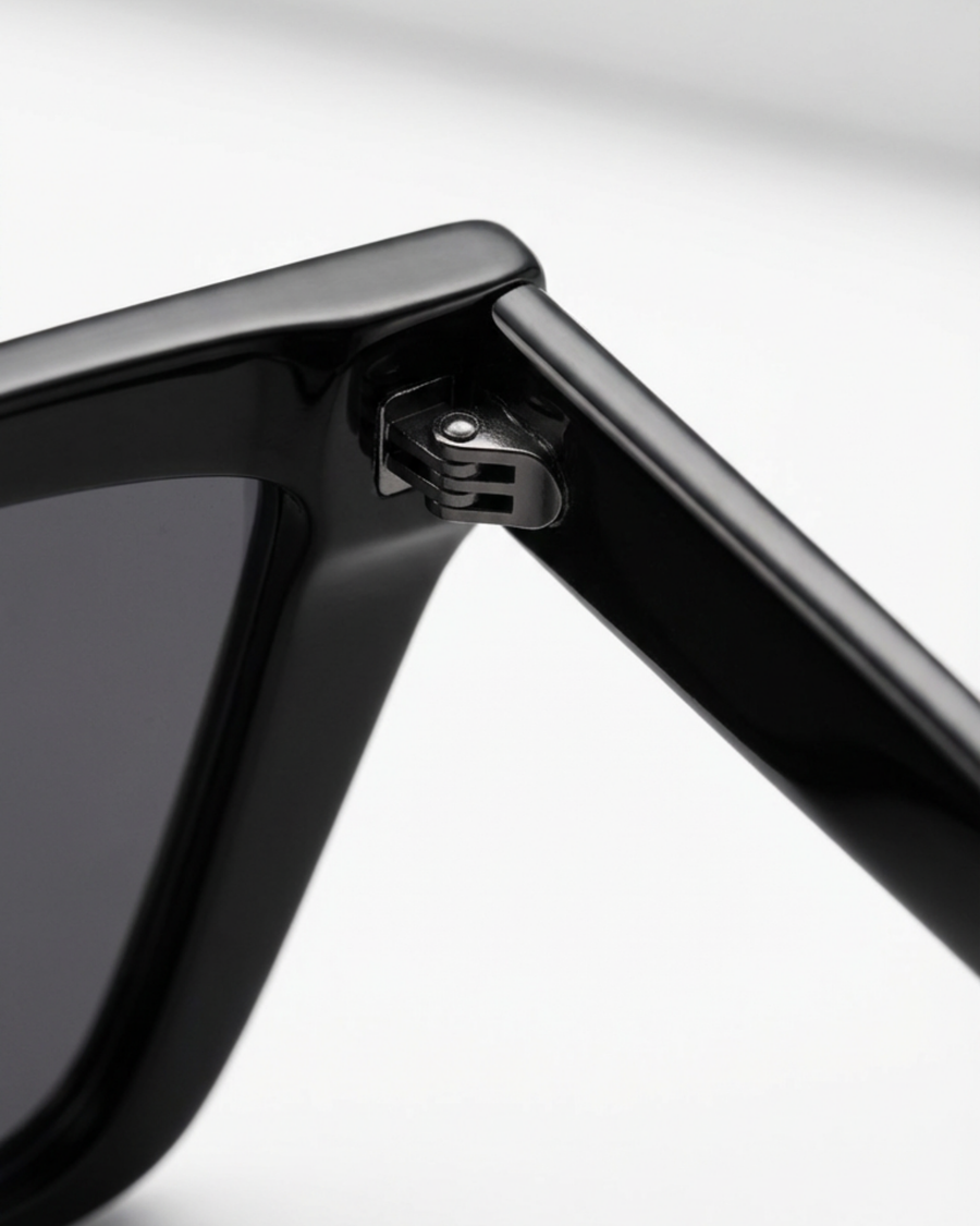 THE FRAME 015